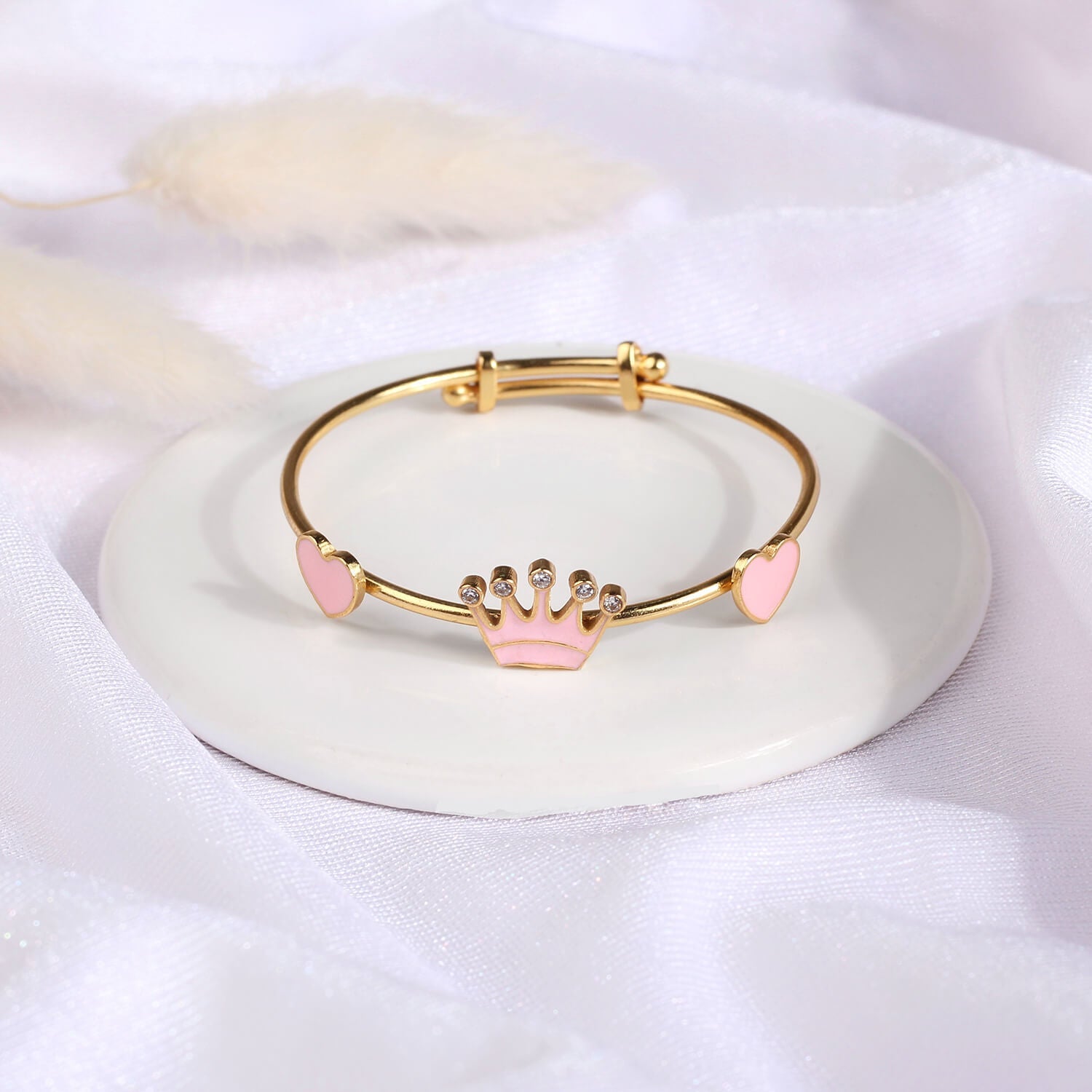 Translation missing: en.Heart Crown Bangle