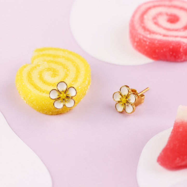 Translation missing: en.White Flower earrings
